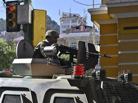 Bolivia coup attempt: Rebellious troops pulling back  .